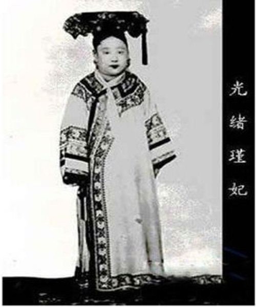 anh-chan-thuc-phi-tan-cach-cach-nha-thanh-lo-nhan-sac-cuc-pham.jpg