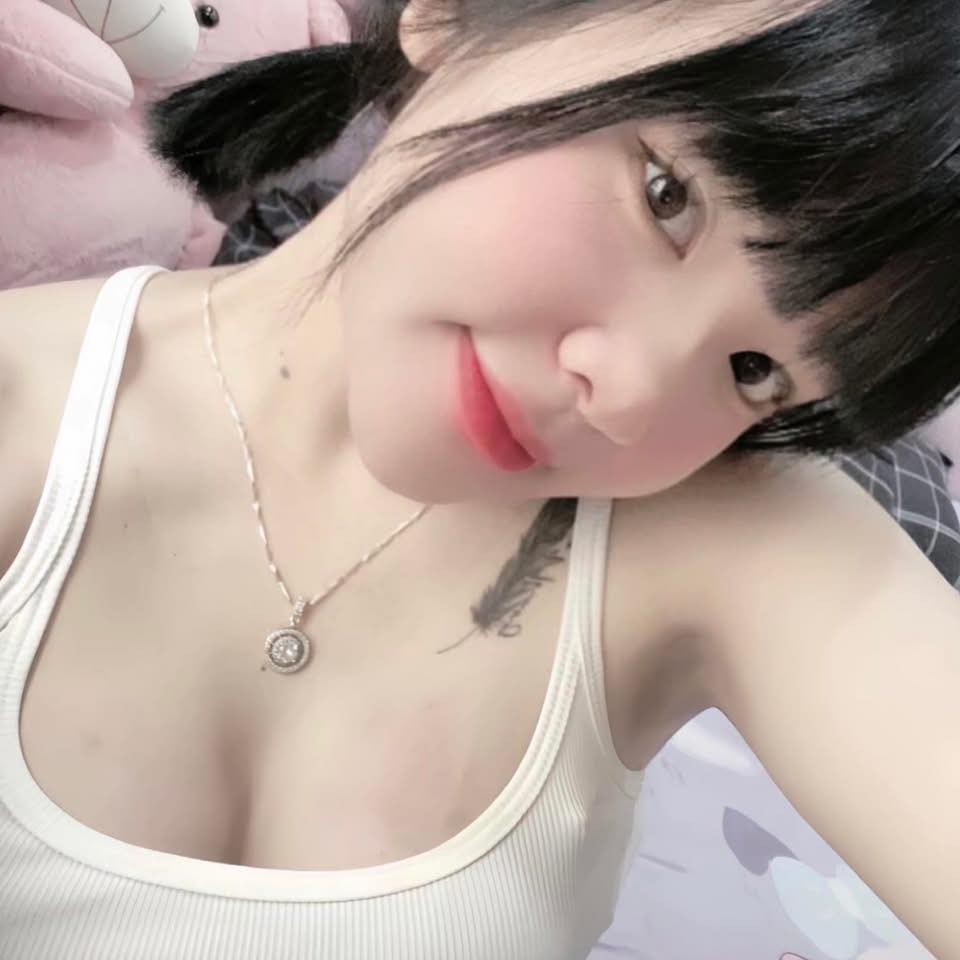 nhung2.jpg
